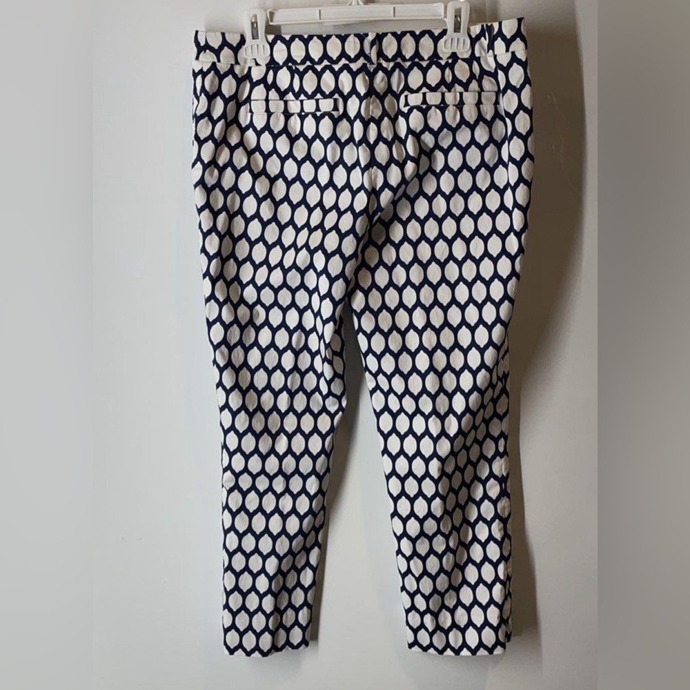 Kate Spade Blue and White Geometric Print Capri Pants - Picture 2 of 5